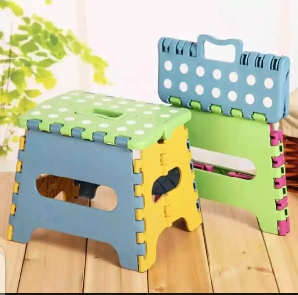 Lightweight Folding Step Stool Plastic Durable Easy Foldable Plastic Chair (Random Colour) -Small Size(19cm x 19cm x 25cm ) - Image 3