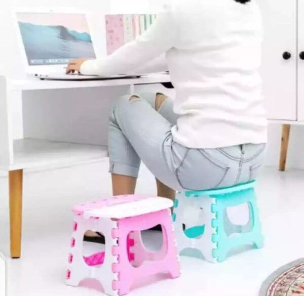 Lightweight Folding Step Stool Plastic Durable Easy Foldable Plastic Chair (Random Colour) -Small Size(19cm x 19cm x 25cm ) - Image 5